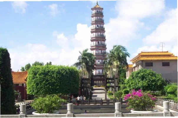 如何利用多语言服务覆盖东北部人口带减少时差疲劳？